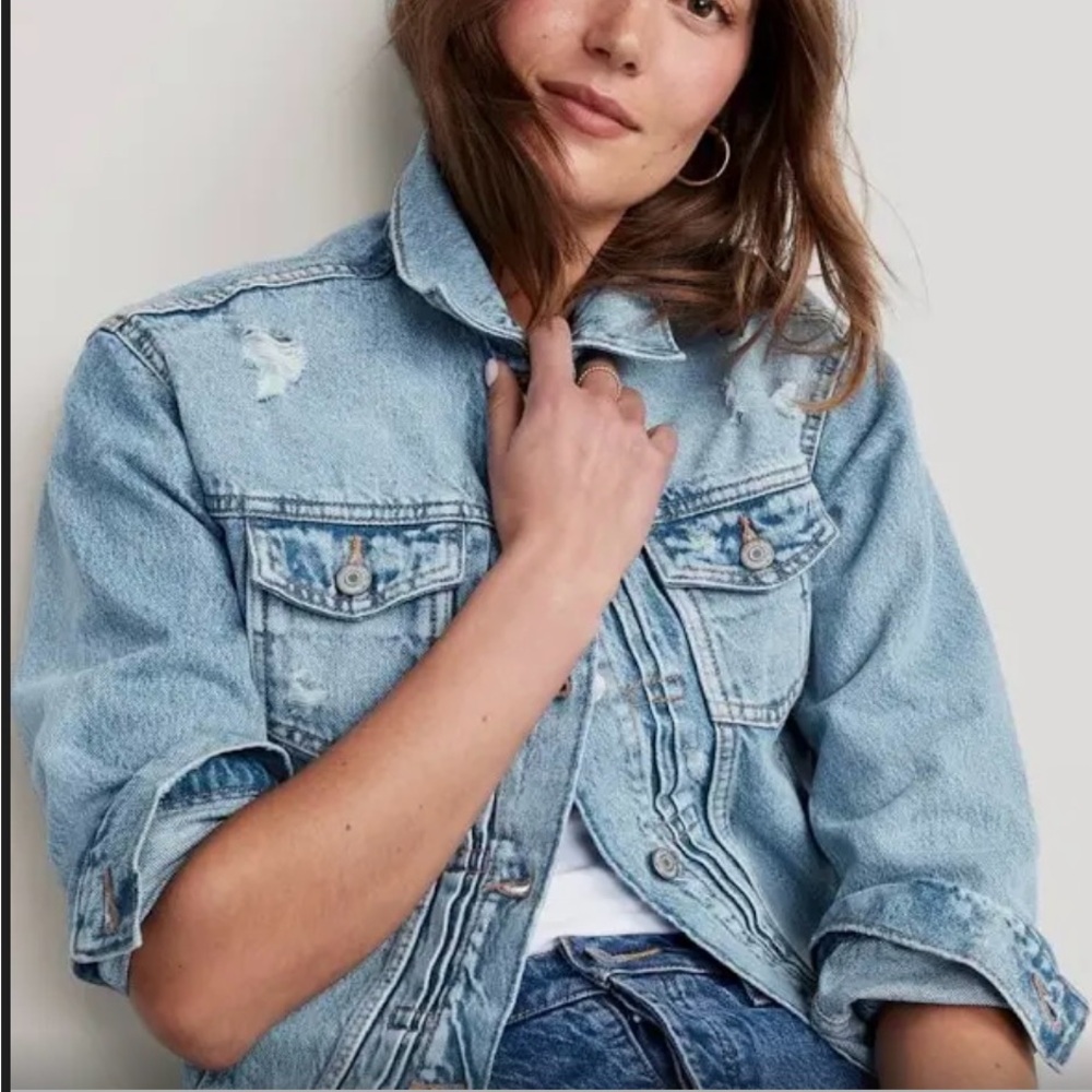 SO medium distressed jean jacket (size medium) EUC only worn 1-2X